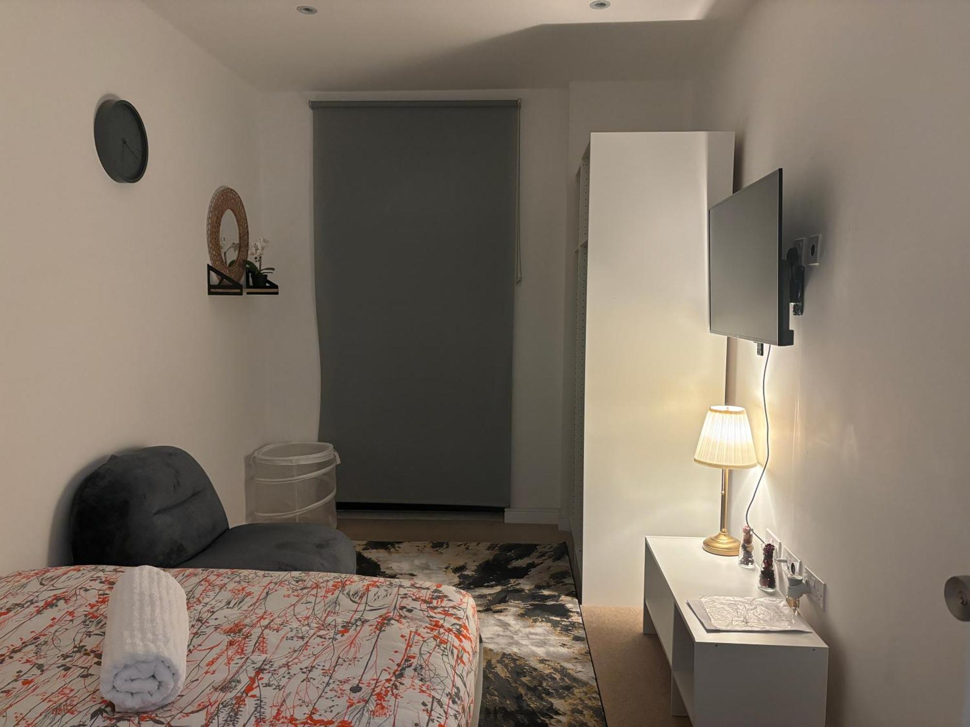 Double With Shares Bathroom Gazde/Camere de închiriat